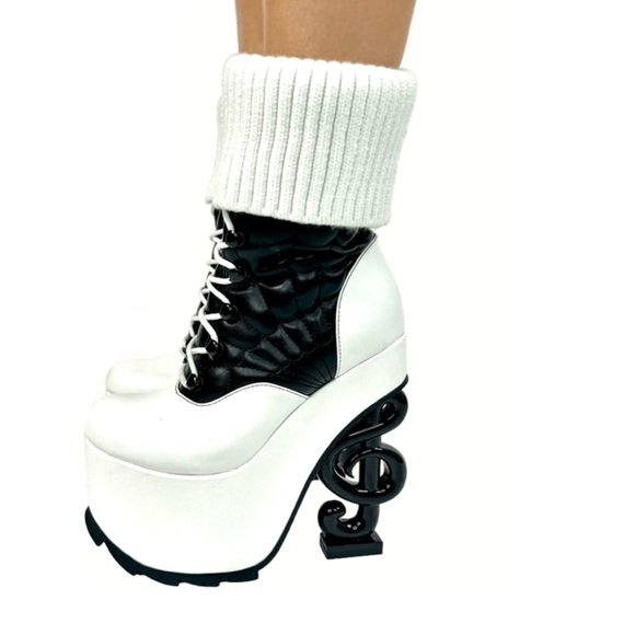 RARE! 🎶 MONSTER HIGH X YRU Operetta Phantom Platform Boots Black/White Sz 8 🎵 - Picture 9 of 14